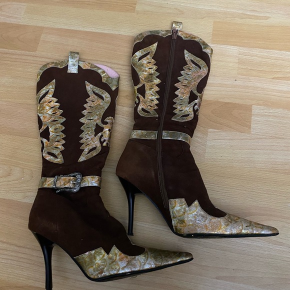 ⭐️Brown & Gold boots!⭐️ - Picture 7 of 7